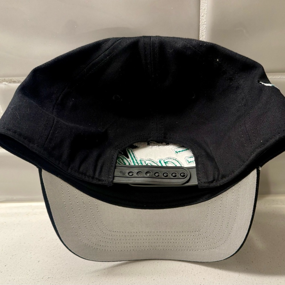 Philadelphia Eagles Black ‘47 brand SnapBack. Never worn! - Picture 4 of 5